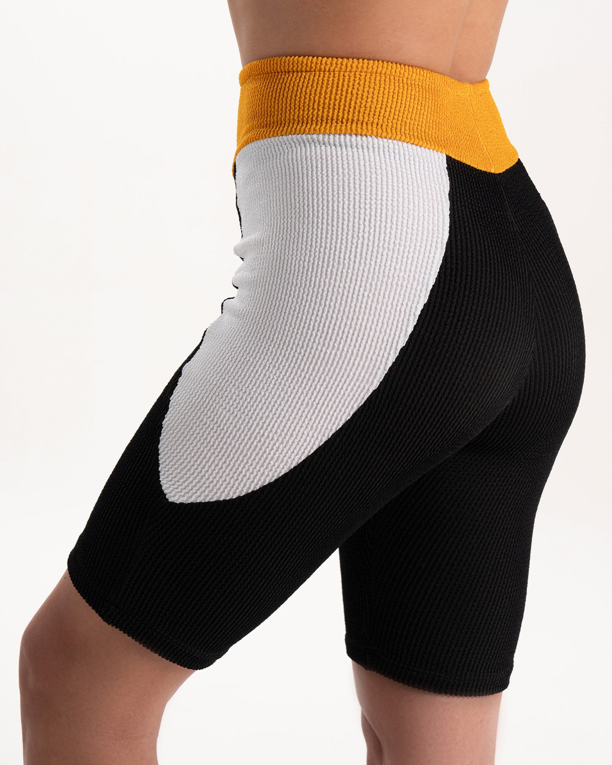 pazo short — Color dawn (black, white, and yellow)